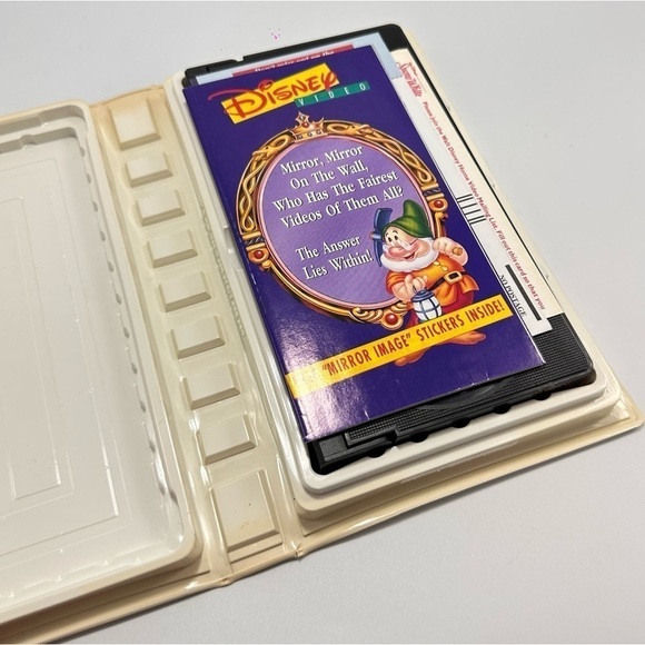 Walt Disney's Masterpiece Snow White and the Seven Dwarfs VHS - Picture 6 of 6